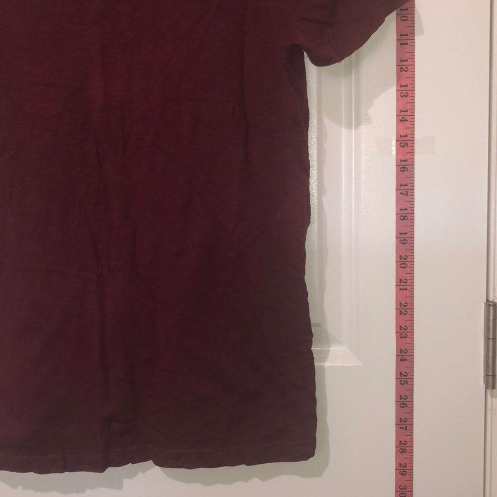 AEO Burgundy HENLEY TSHIRT - Picture 4 of 8